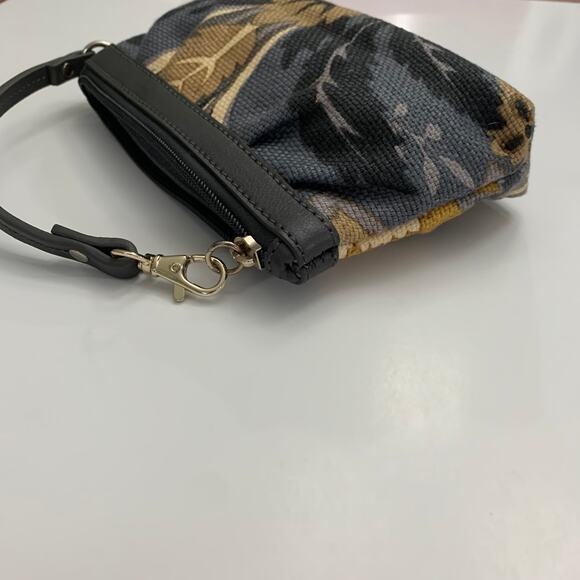 Spartina Daufuskie Island Linen Wristlet - Picture 5 of 9